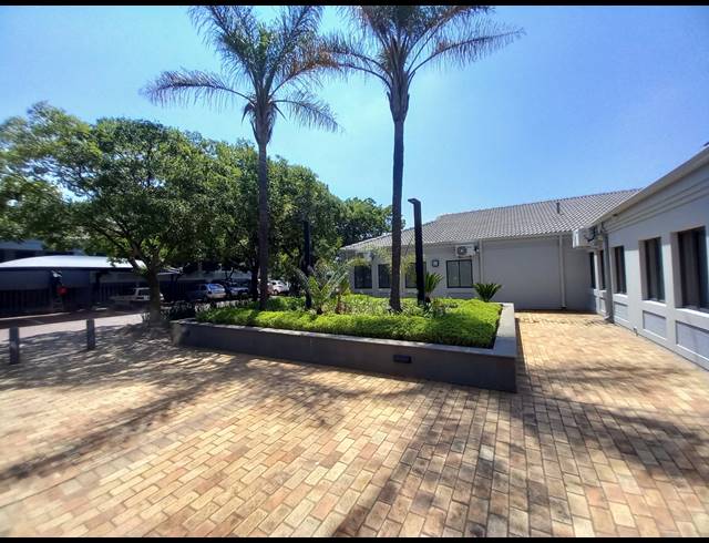 139M² OFFICE TO LET IN BRYANSTON